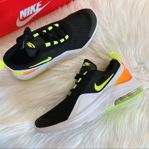 Nike Air Max Motion 2 Sneaker big kid